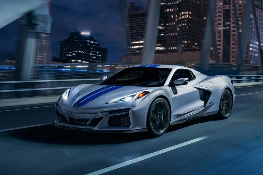 Шевроле Корвет 2024