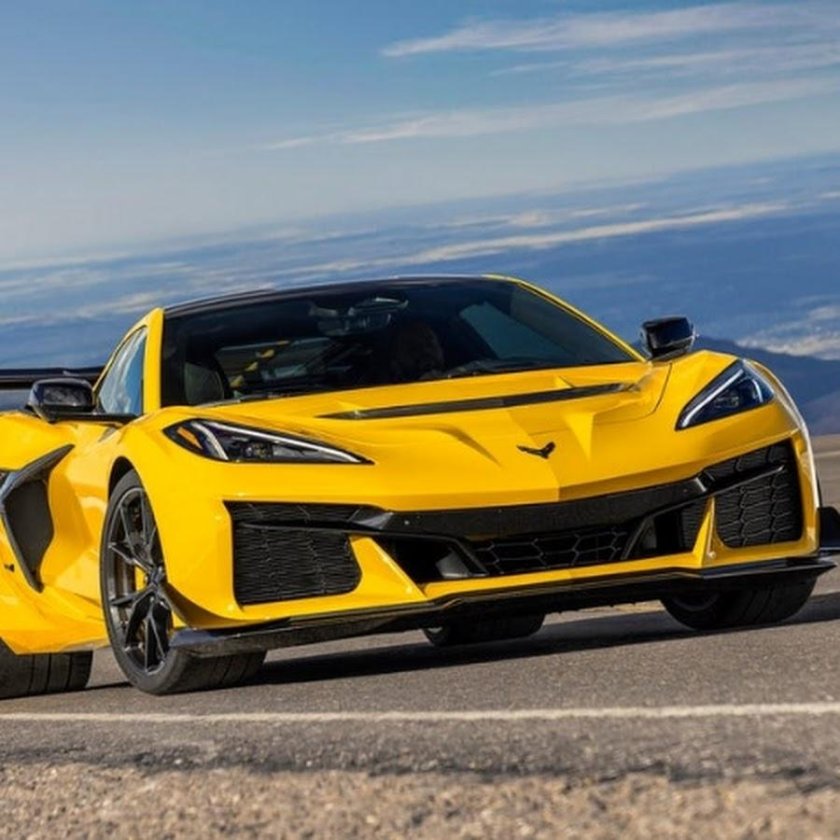 Шевроле корвет 2025