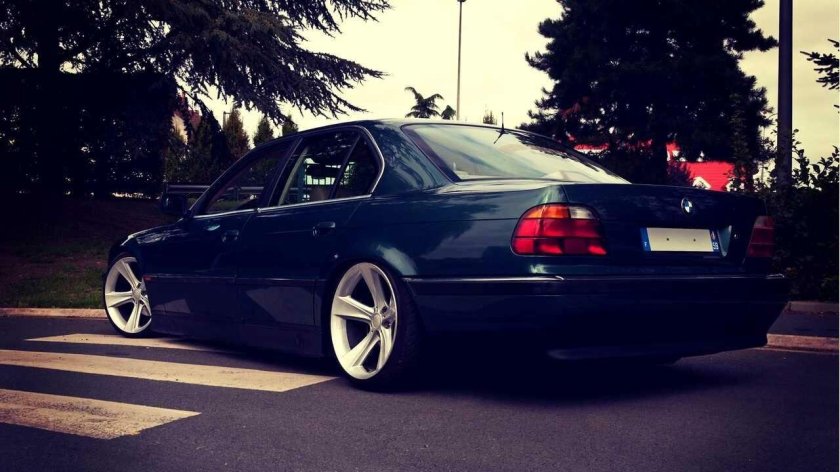 BMW e38 740i
