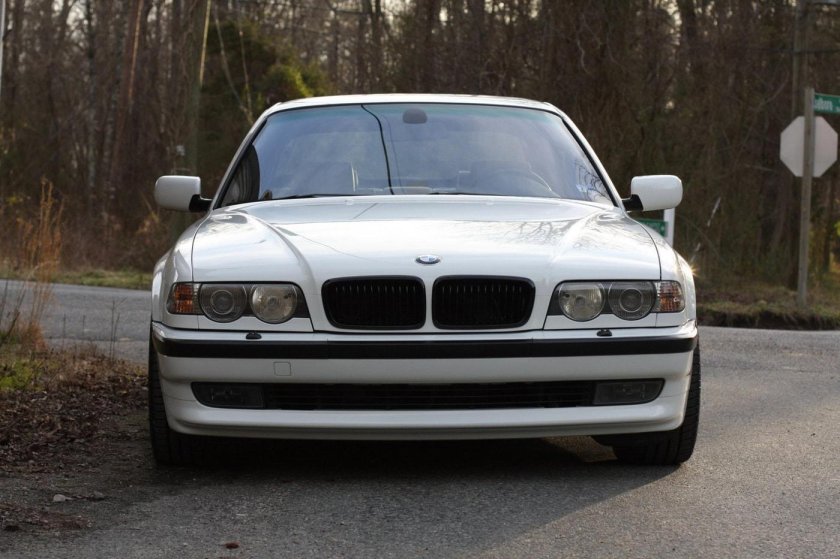 BMW e38 740i