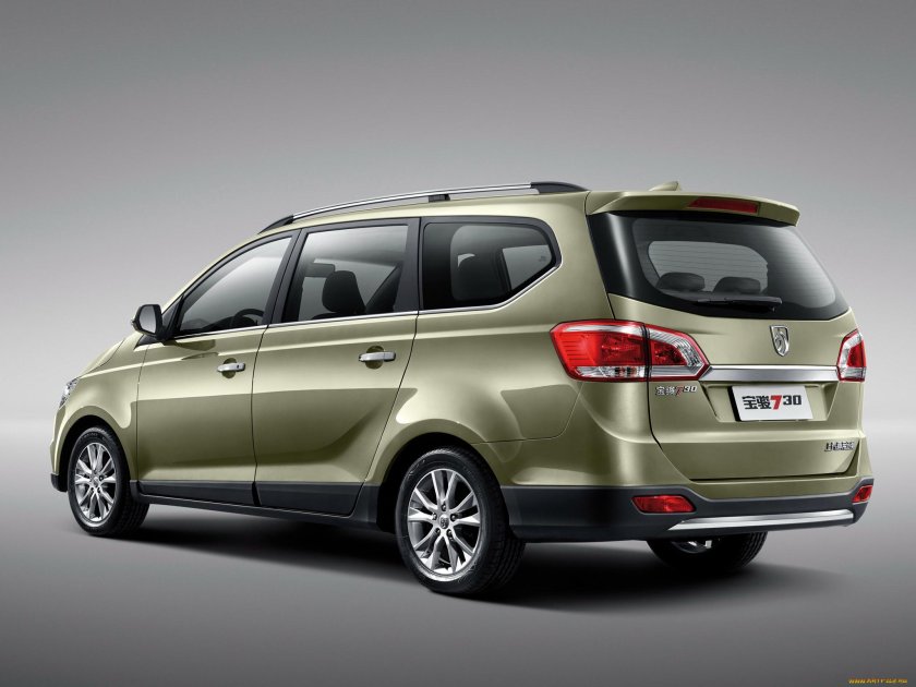 Китайский минивэн Baojun 730