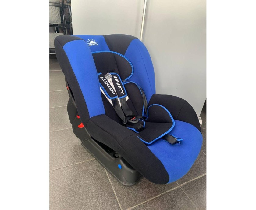 Infinity автокресло