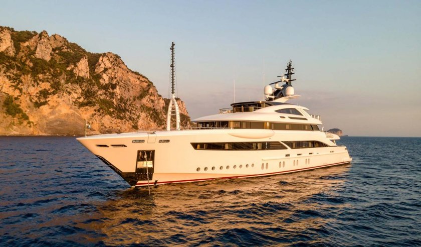 Luxury superyacht crn 74m