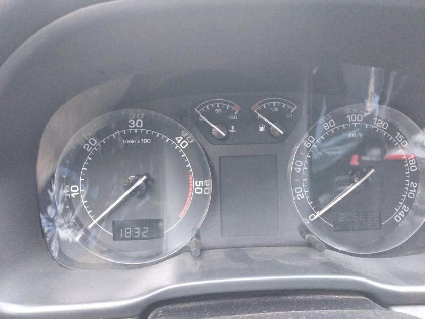 Приборная панель Шкода Октавия тур