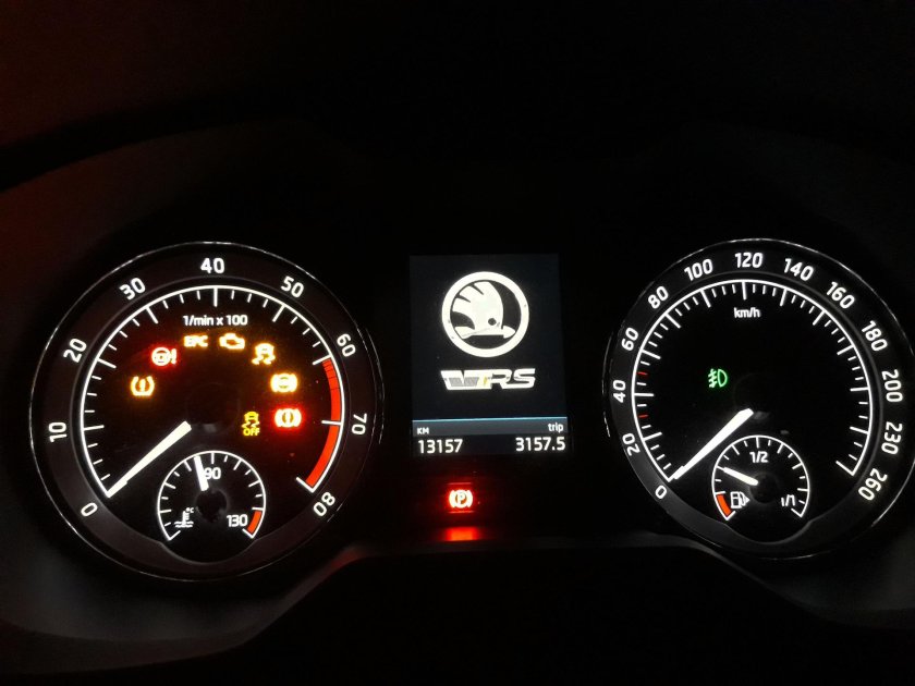 Приборная панель Skoda Octavia a7 индикаторы