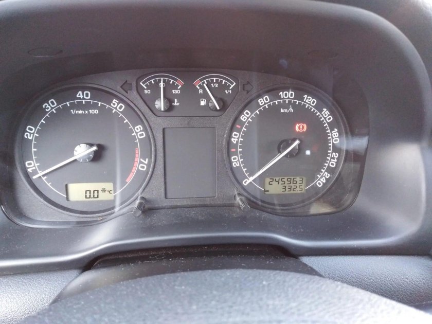 Лампочка чек Шкода Октавия 2007