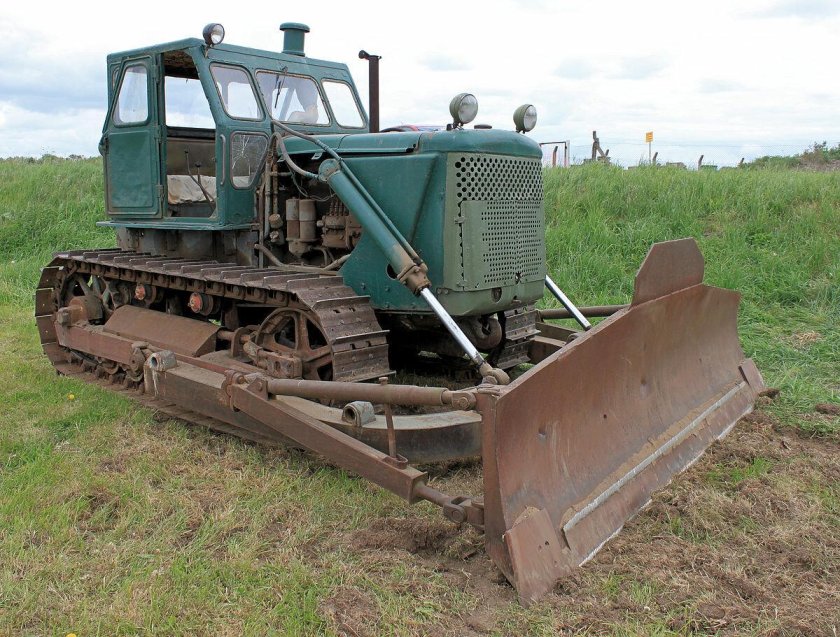 Т-100 трактор