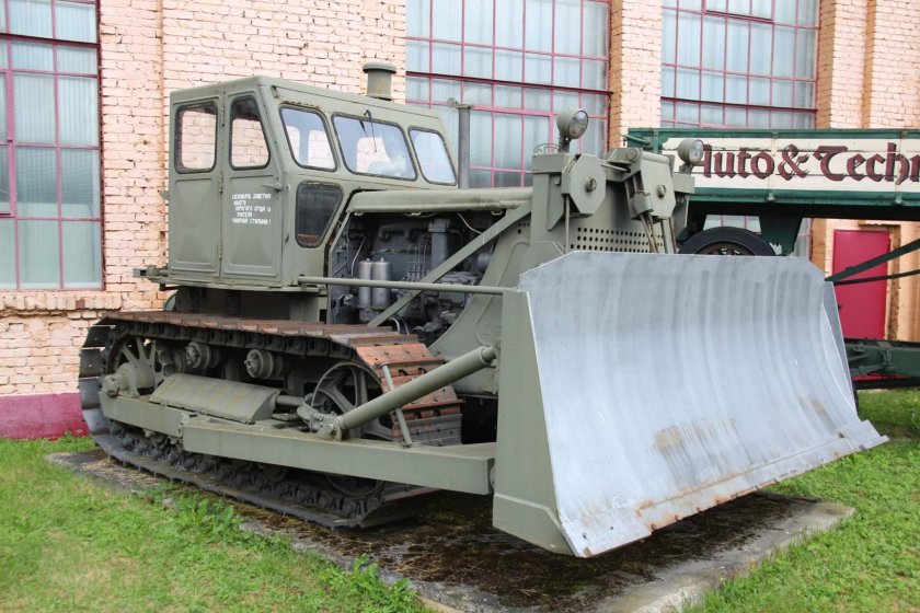 Т-100 трактор