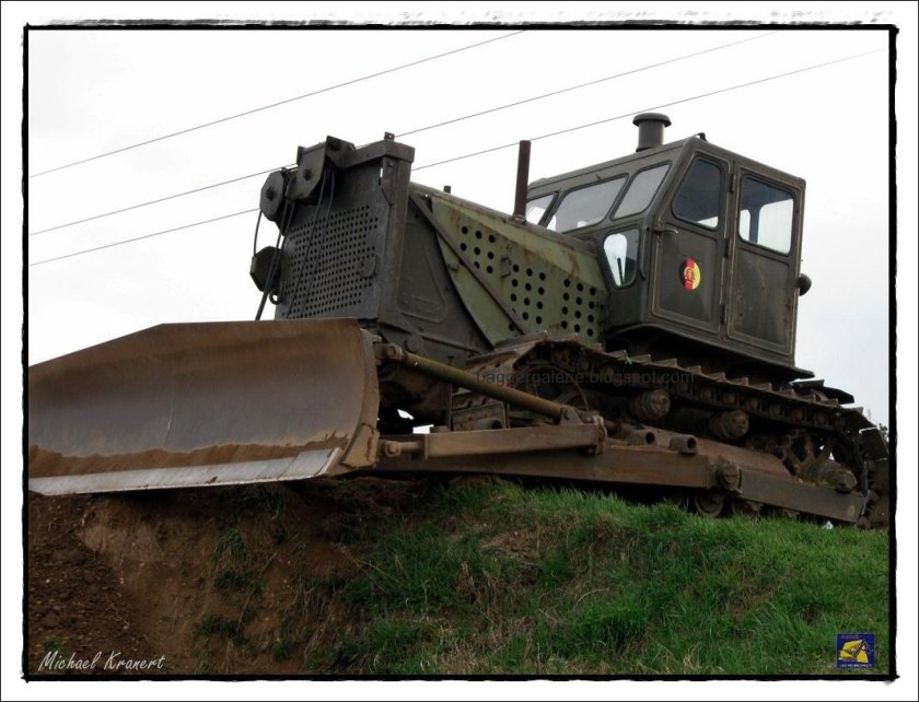 Бульдозер ЧТЗ Т-100