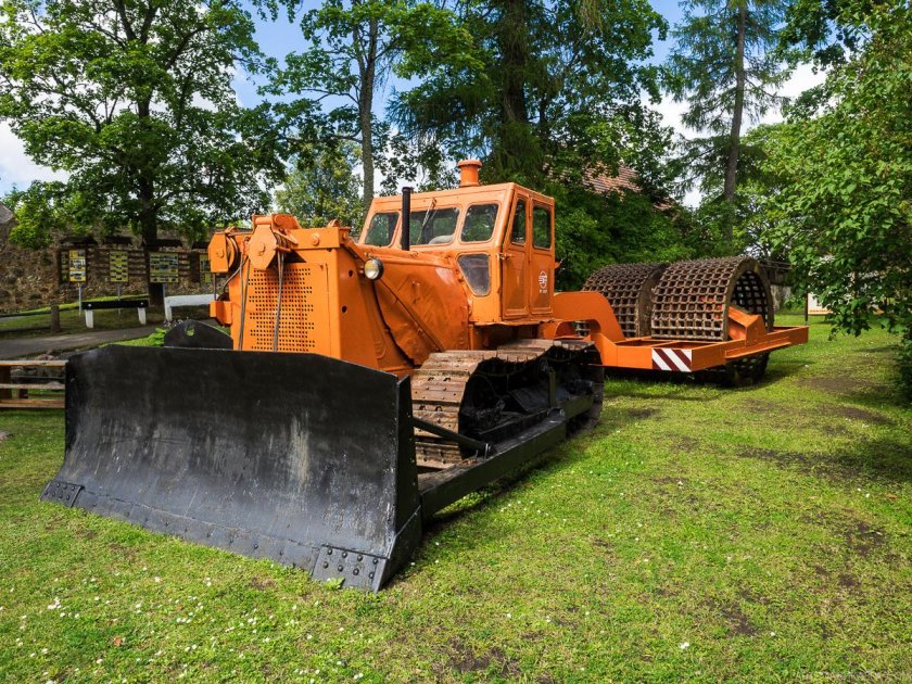 Бульдозер ЧТЗ Т-100