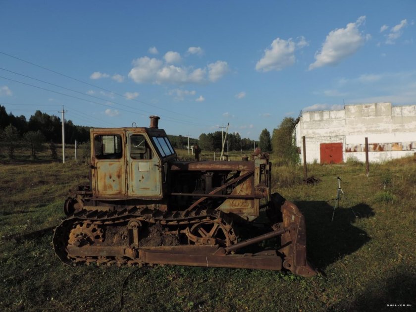 ДТ-100 трактор