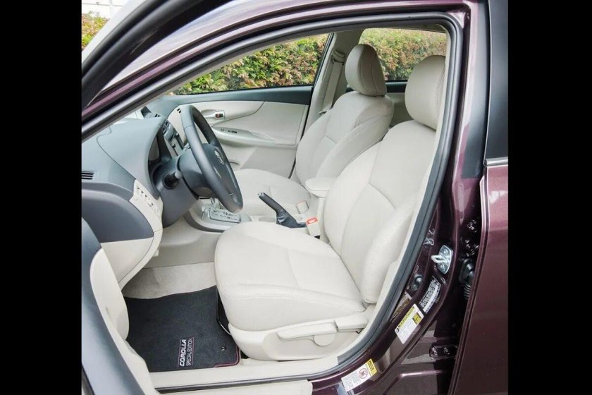 Toyota Corolla 2013 Interior