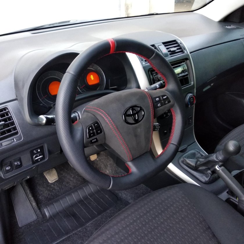 Руль Toyota Corolla e150