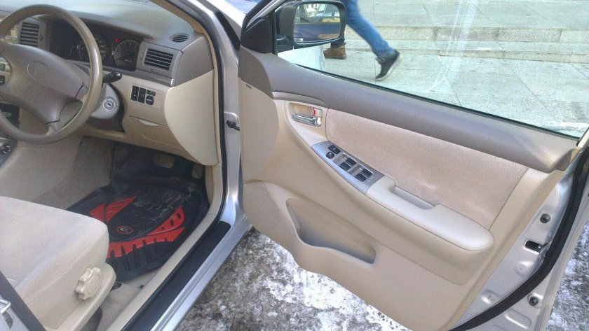 Тойота Королла 120 кузов бежевый салон