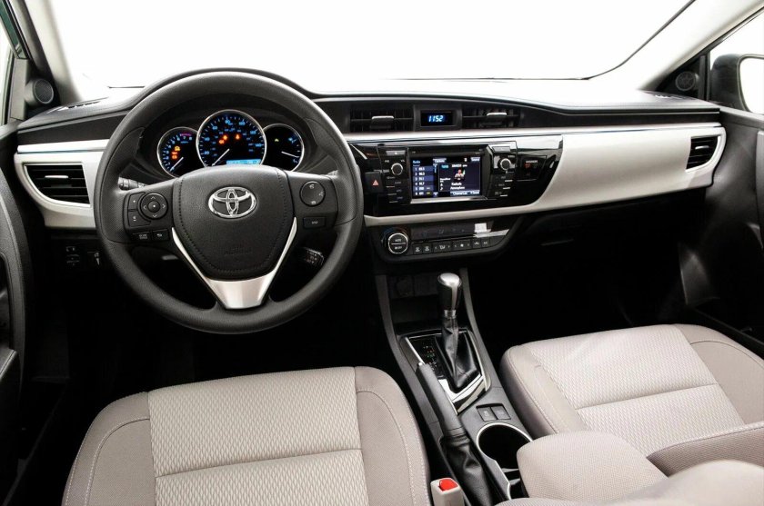 Toyota Corolla 2014 салон