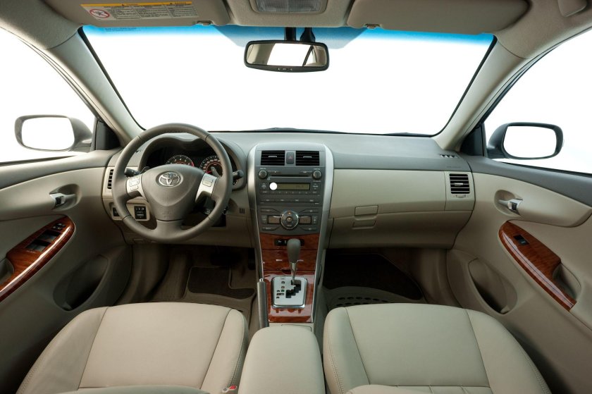 Toyota Corolla 2008 салон