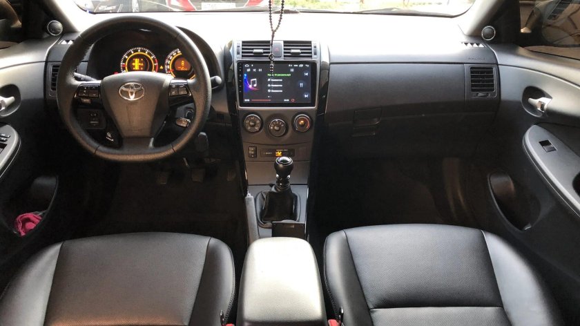 Тойота Королла е150 салон