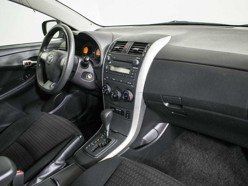 Тойота королла е 150 салон