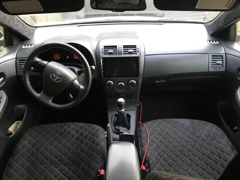 Тойота Королла 2008 салон автомат