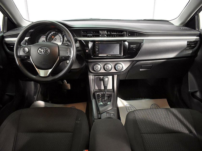 Toyota Corolla 2014 салон