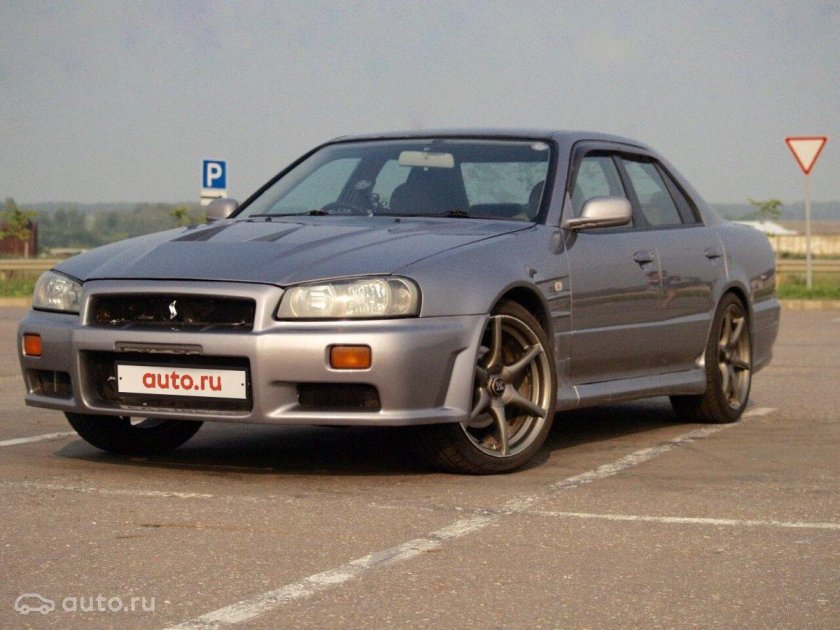 Nissan Skyline 2.5 МТ 1999