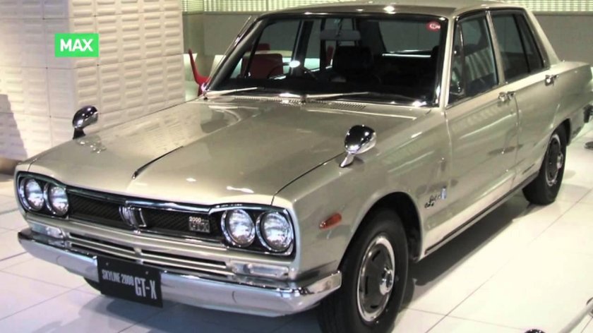 Nissan Skyline 2000 sedan