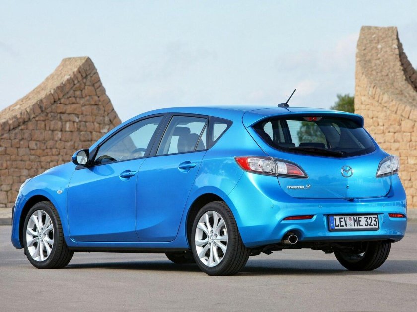 Мазда 3 хэтчбек 2009