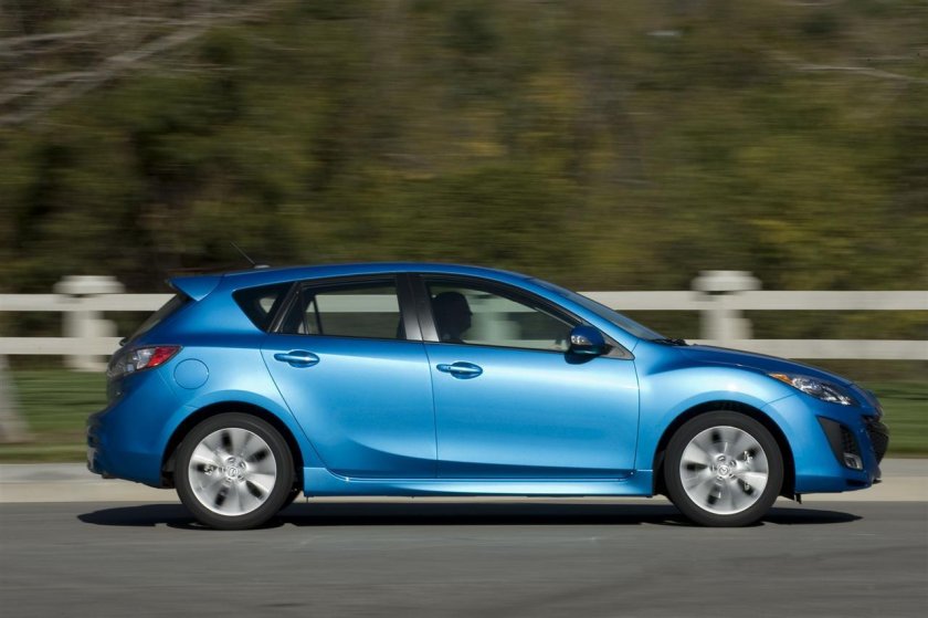 Mazda 3 3 дверная