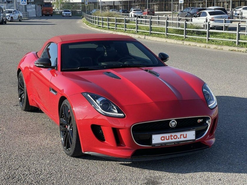 Красный ягуар