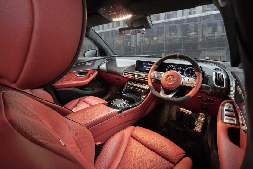 Салон Мерседес Майбах красный