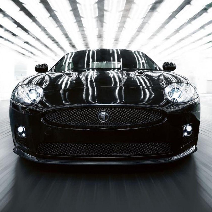 Блестящий автомобиль