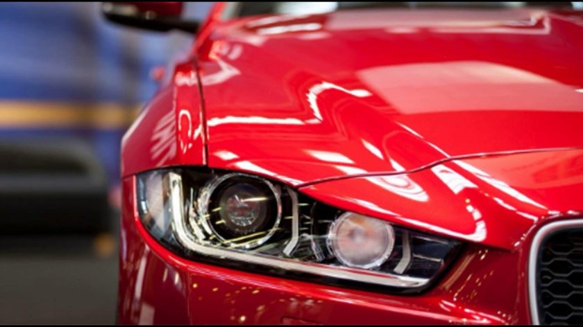 Блестящий автомобиль