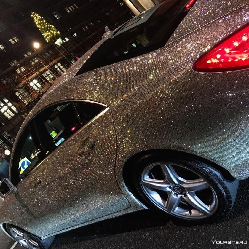 Блестящий Мерседес АМГ