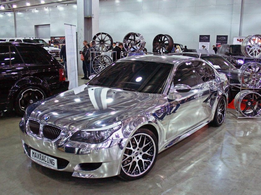 Блестящая пленка на авто