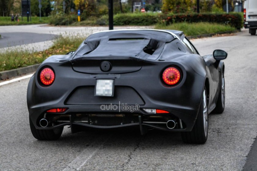 Alfa Romeo 4c черный