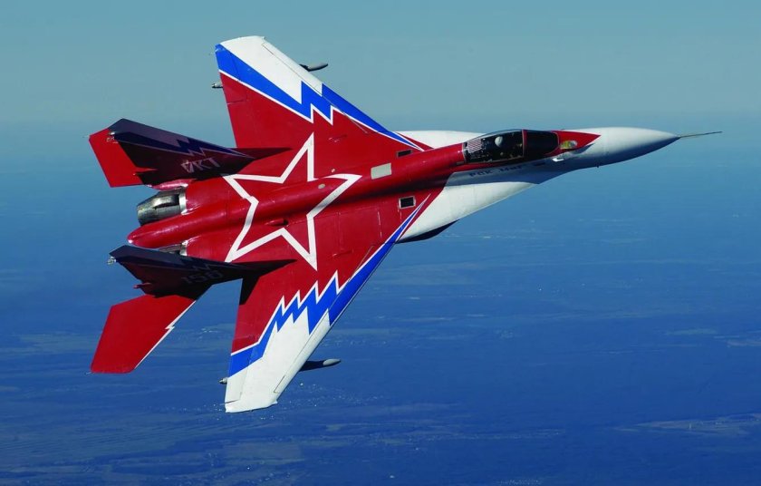 Военный самолет миг 29