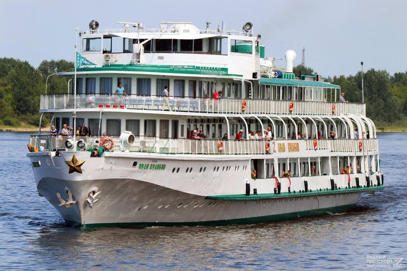 Теплоход Иван Кулибин