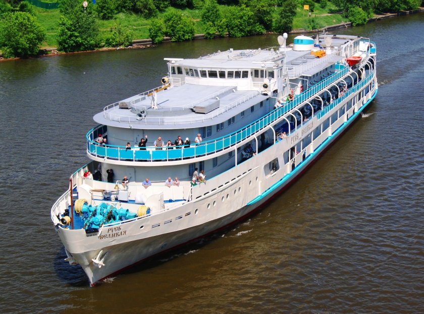 Теплоход Рылеев