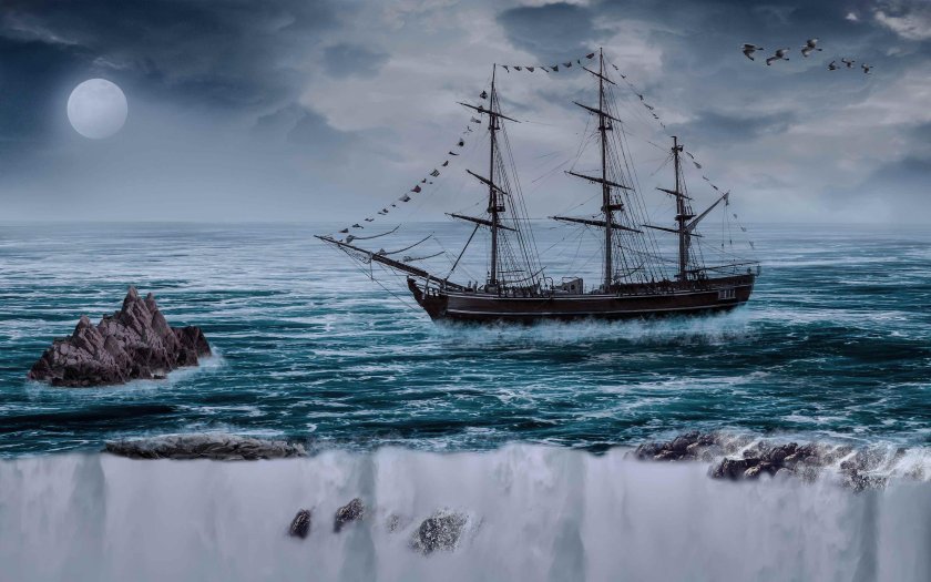 Парусник в море