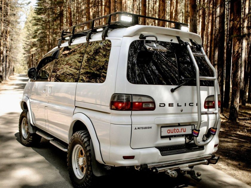 Mitsubishi delica l 400