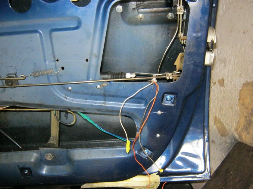 Дверь Москвич 2141 изнутри