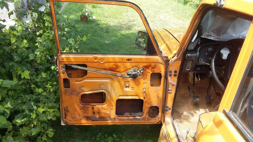 Дверь Москвич 2140