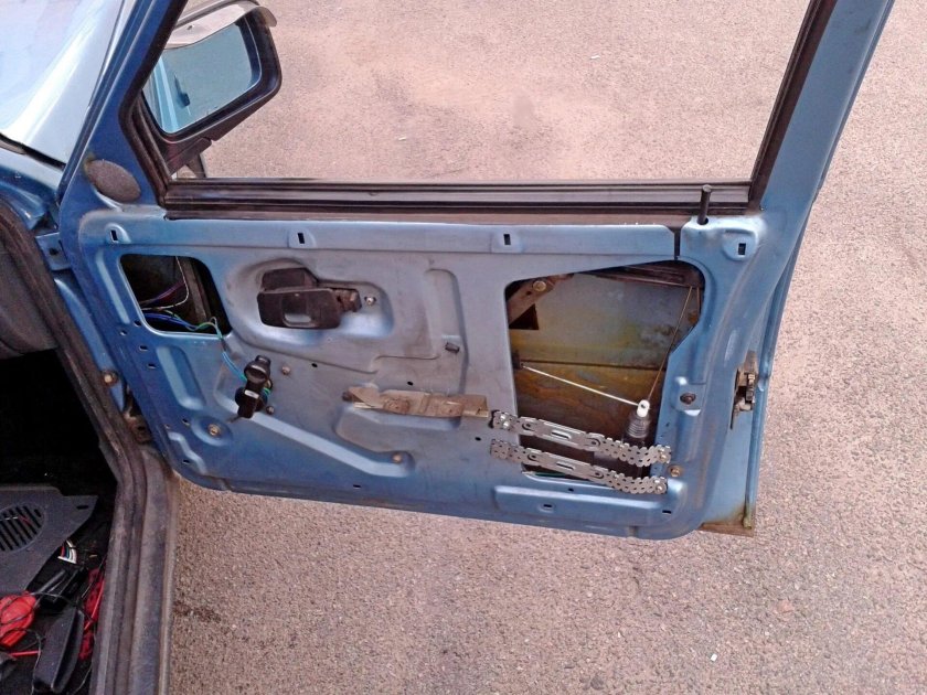 Актуатор водительской двери ВАЗ 2110