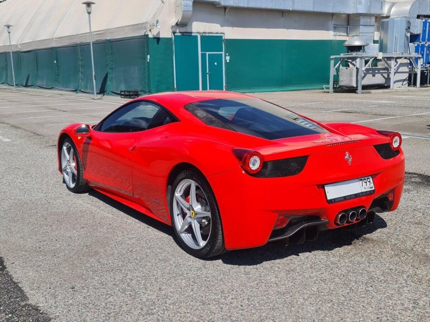 Феррари 458 италия