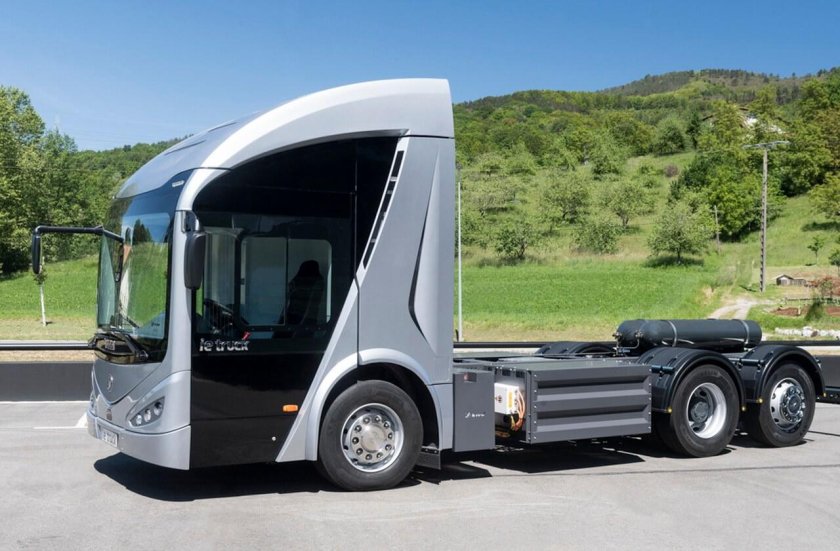 Tesla Semi грузовик