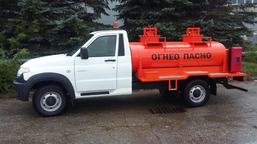 УАЗ 362233 топливозаправщик