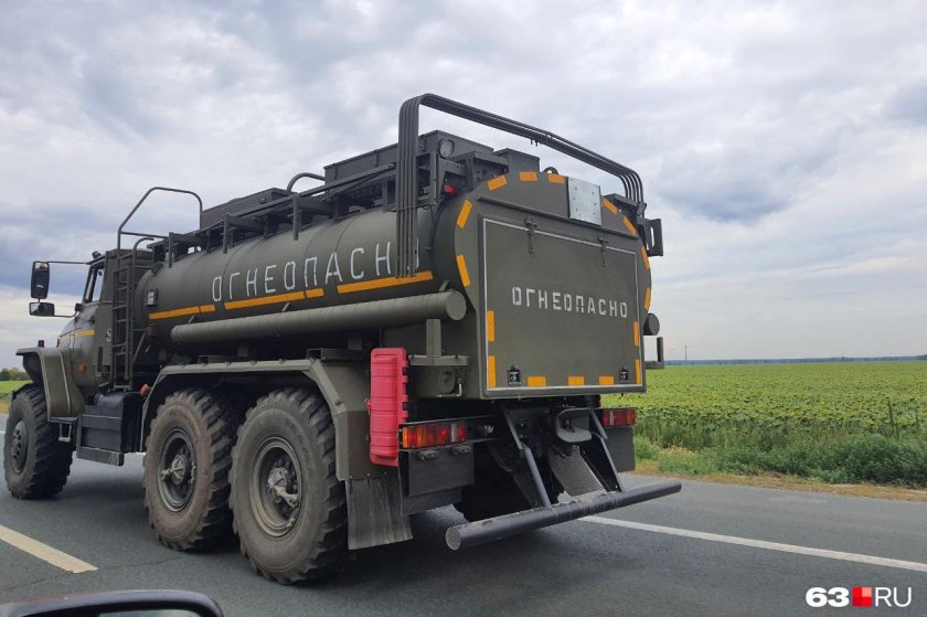 Военная автоцистерна для воды