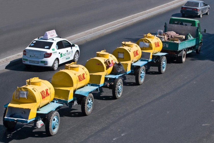 Прицеп АЦПТ-0.9