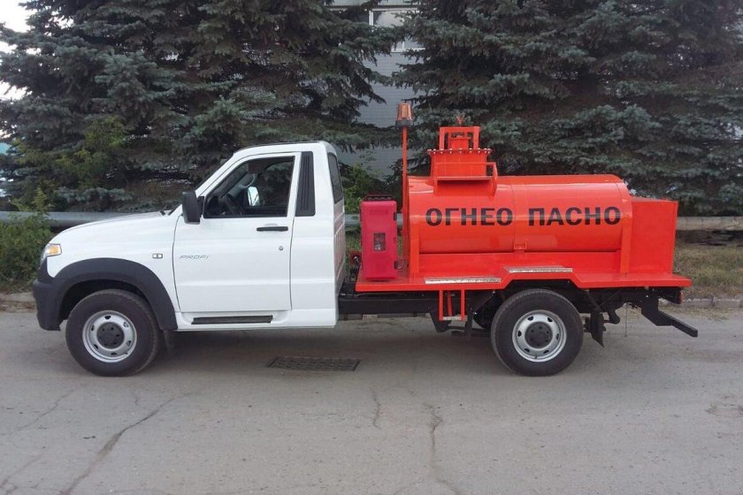 УАЗ 362233 топливозаправщик