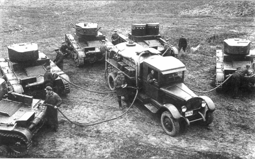 БЗ-35 Бензозаправщик на базе ЗИС-6